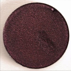 MAC “beauty marked” velvet eyeshadow